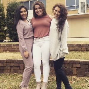 Meet your Posher, Mariathina